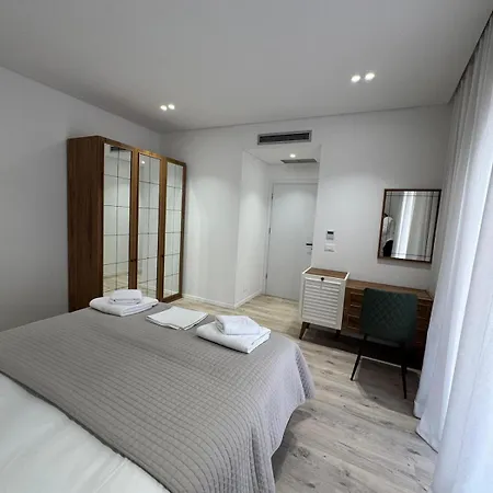 Steps From The Apartamento *